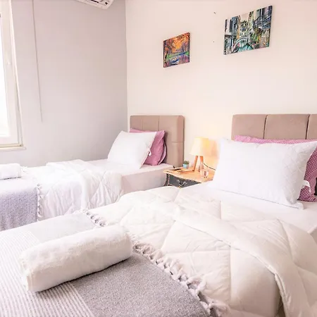 Taksim Roya -center Of The Apartament