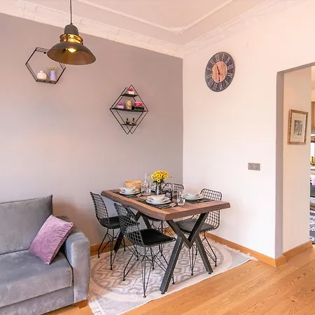 Taksim Roya -center Of The Apartman